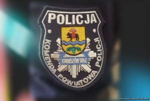 naszywka na rękaw  napis Komenda Powiatowa Policji w  Tomaszowie maz